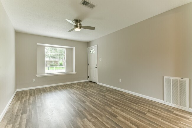 Building Photo - 104 Brigadoon Ln