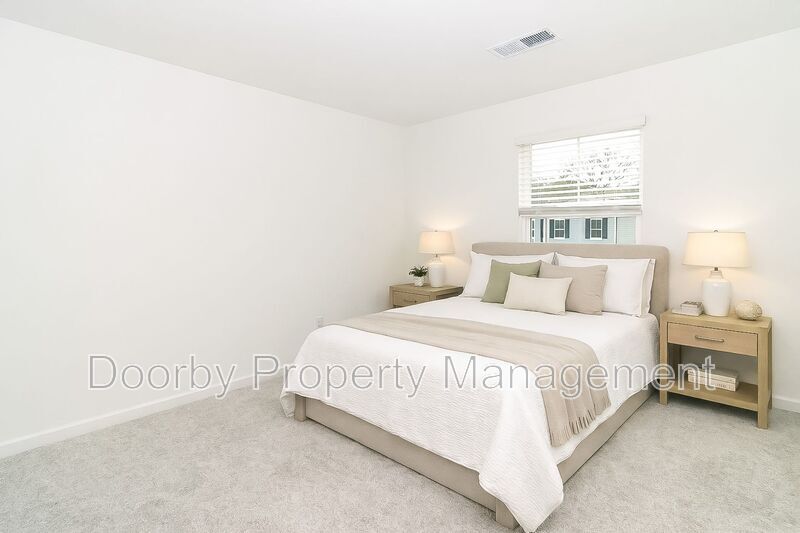 Building Photo - 105 Saddlebred Wy