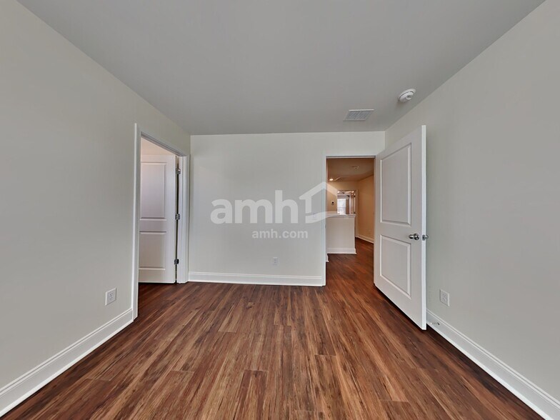 Building Photo - 127 Anthurium Dr