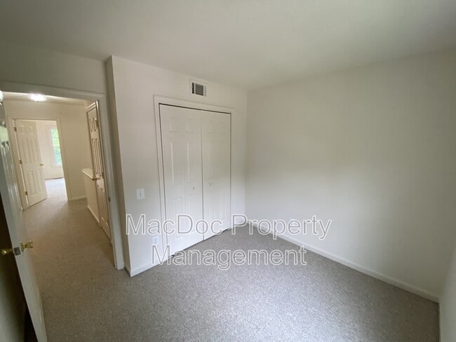 Building Photo - 106 Batley Ct