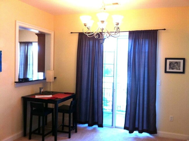 Building Photo - 2 bedroom/ 2 bathroom- Bennington on the Park