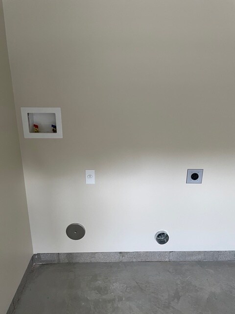 Building Photo - 1000 SW Oliver Pl