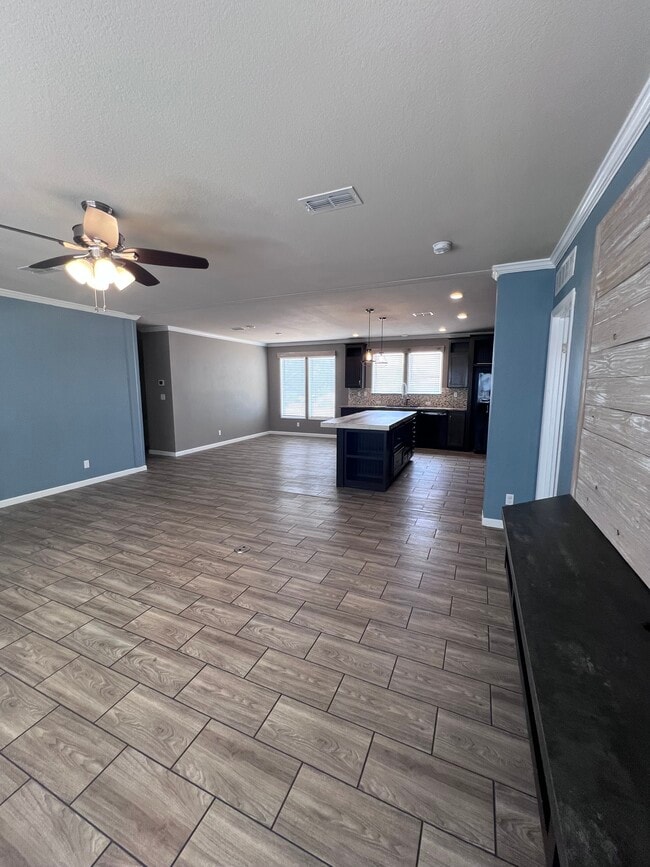 Building Photo - 1124 Schneider Rd