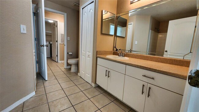 Building Photo - 4114 Central Sarasota Pkwy