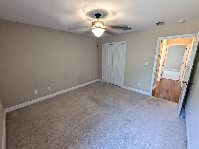 Building Photo - 6686 Bryant Rd