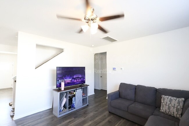 Building Photo - 7001 Batten Ct