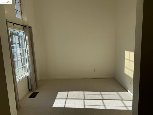 Building Photo - 63 Goldmeadow Ct