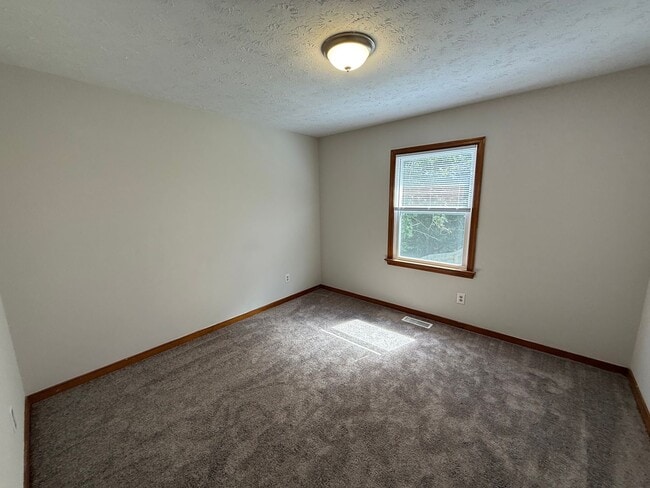 Building Photo - 6311 Midnight Dr