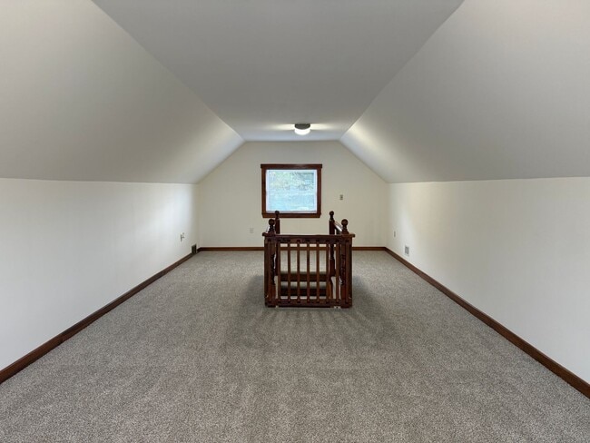 Building Photo - Fredericksburg 3 bedroom w 2 car garage