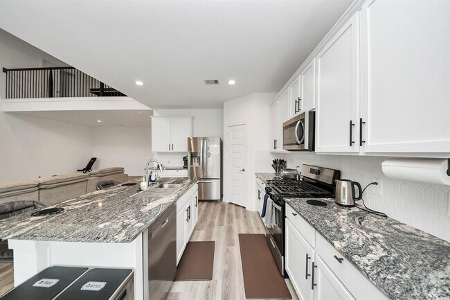 Building Photo - 31515 Avebury Lake Ln