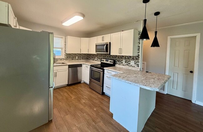 Building Photo - 2213 Spence Cir