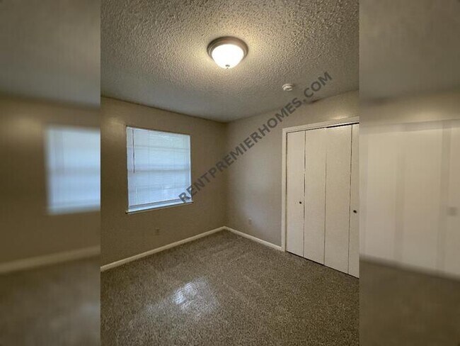 Building Photo - 20 Hanover Dr