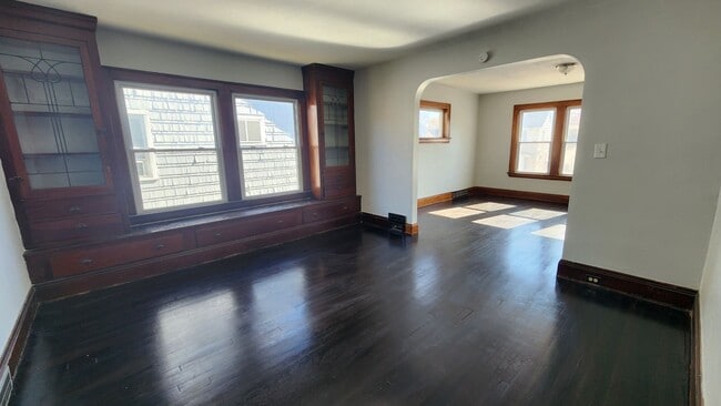 Building Photo - 10401 Homeworth Ave
