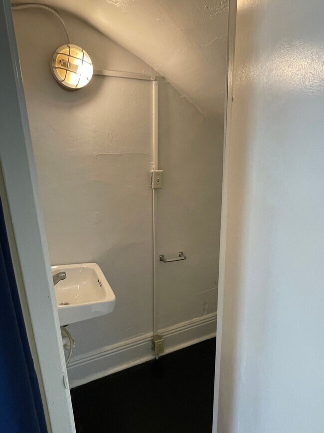 Building Photo - Charming 3 bedroom close to Freret Street, Uptown, Downtown and MORE!!!
