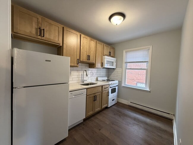 Building Photo - 120 Green St