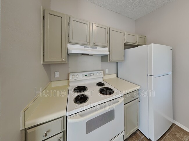 Building Photo - 9739 Hidden Brook