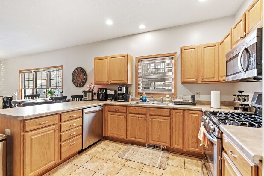 Kitchen - 3514 Grand Ave S