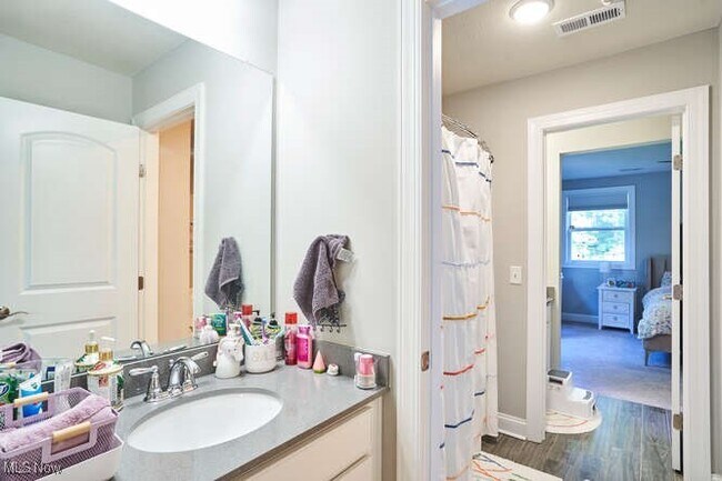 Building Photo - 538 High Point Dr