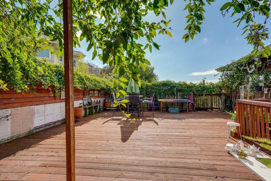 Building Photo - 3600 Grand Ave