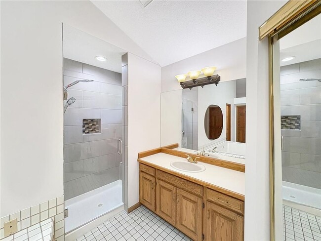 Building Photo - 15612 Canyon Ridge
