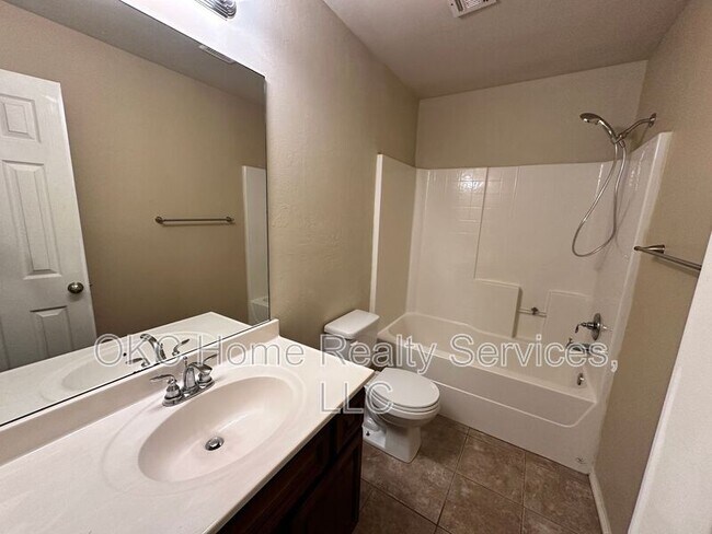 Building Photo - 12101 NW 133rd Terrace