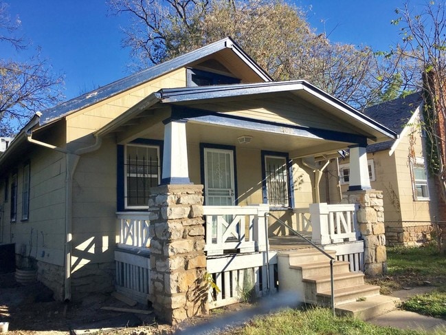 Primary Photo - 4022 E 68th Terrace