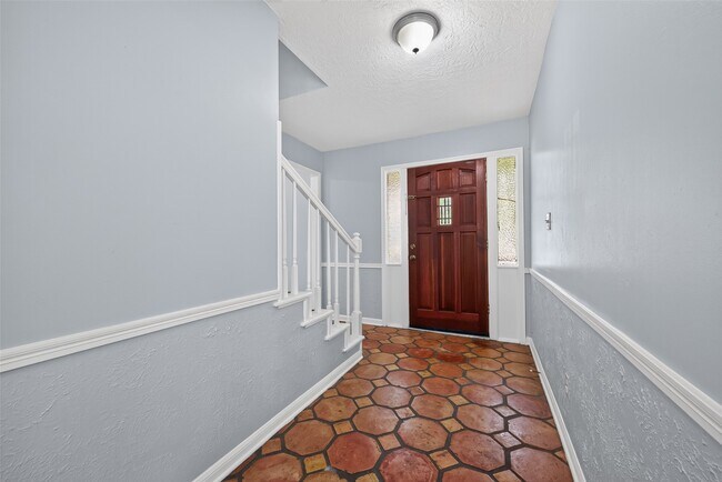 Building Photo - 5703 Green Timbers Dr