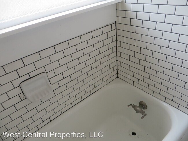 Building Photo - 719 Union St