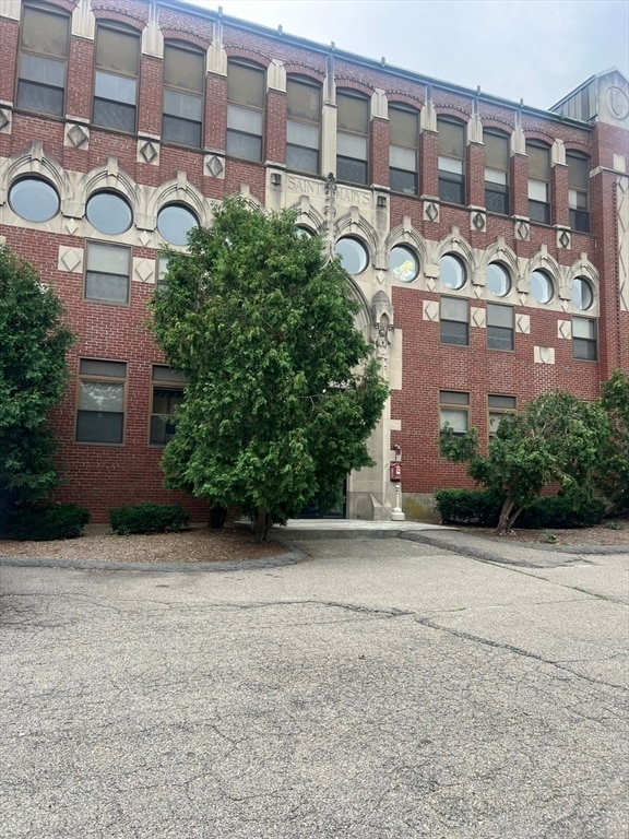 Building Photo - 145 Broad St