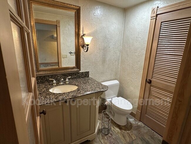 Building Photo - 13 N 3100 E