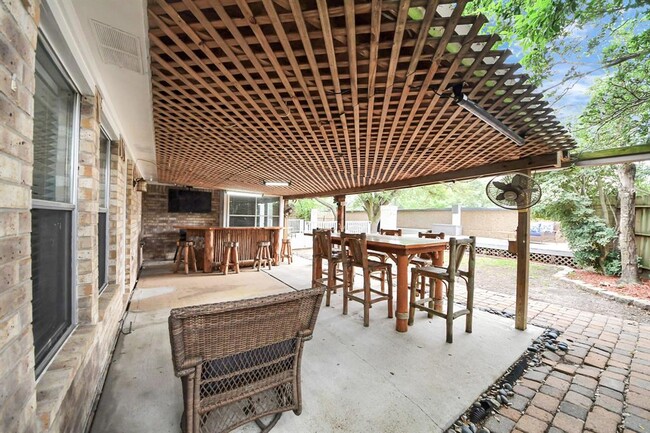 Building Photo - 2015 Dawn Crest Ct
