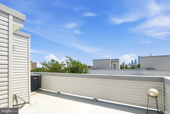 Building Photo - 1329 N 17th St