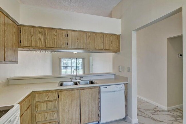 Building Photo - 401 Sabal Ridge Cir