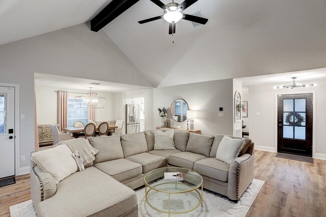 Building Photo - 15407 Woodcote Ct