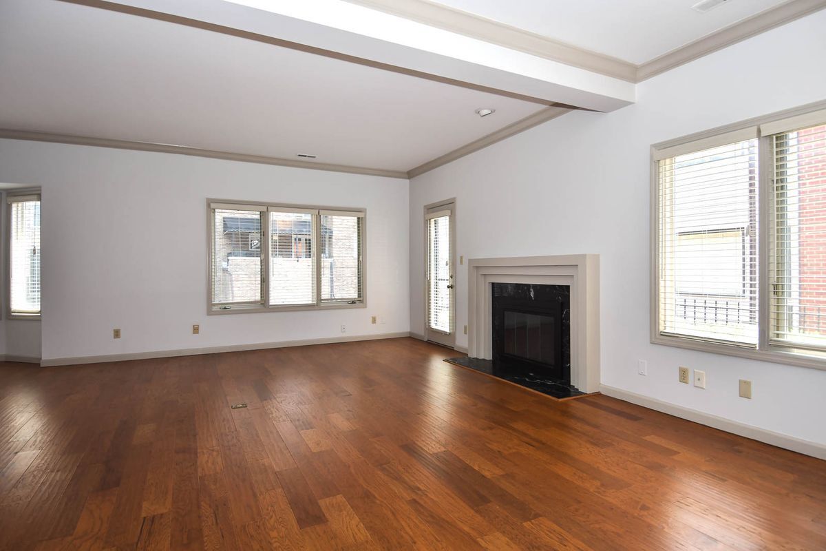 Building Photo - 4444 Lindell Blvd
