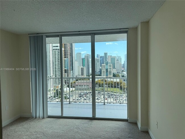 Building Photo - 915 NW 1st Ave