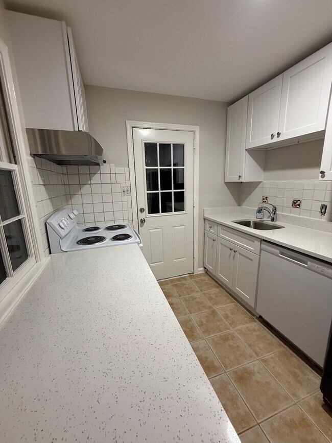 Building Photo - 9809 Montauk Ave