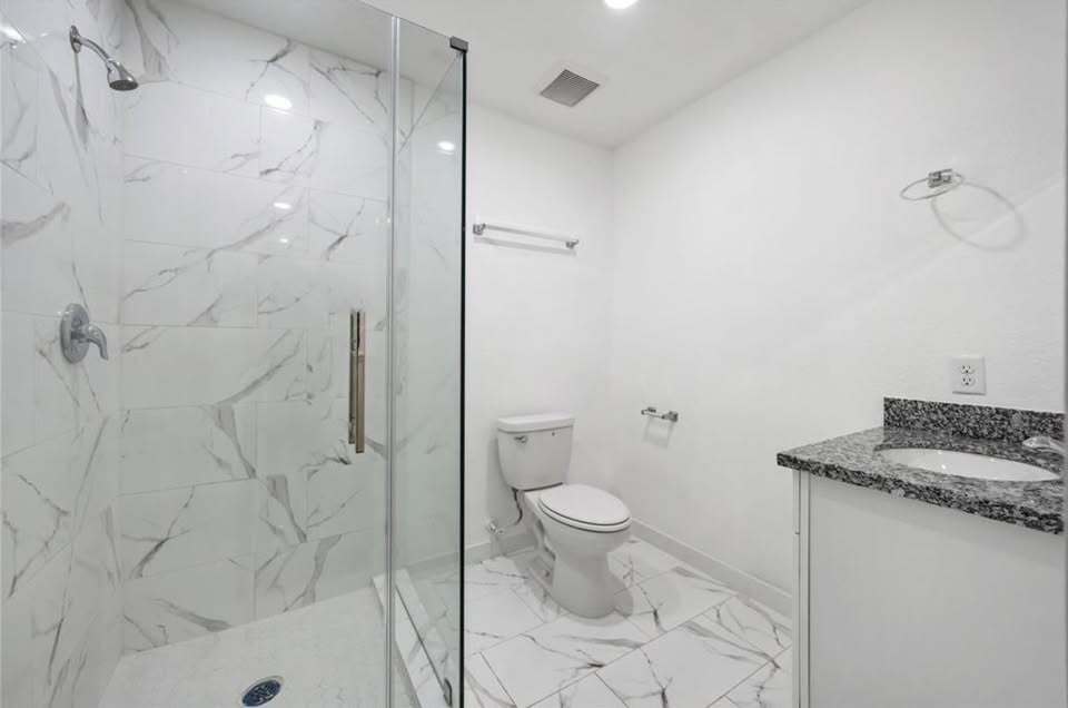 Building Photo - 6015 Wedgefield St