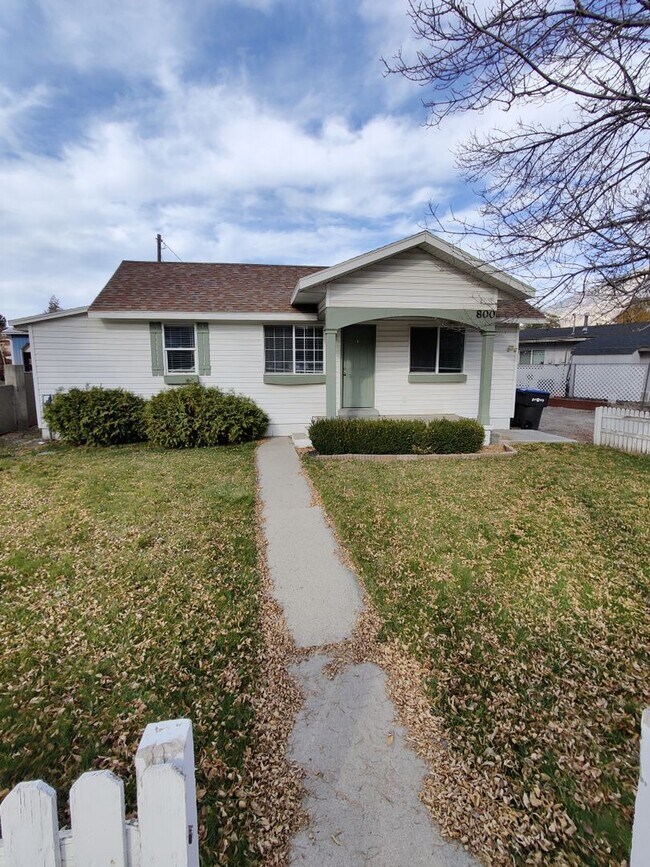 Primary Photo - Cute 3 Bed/1Bath House for Rent in Provo!!
