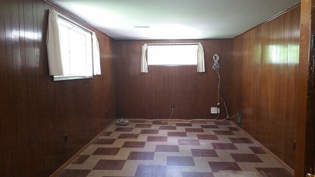 Building Photo - 4002 Blackpool Rd