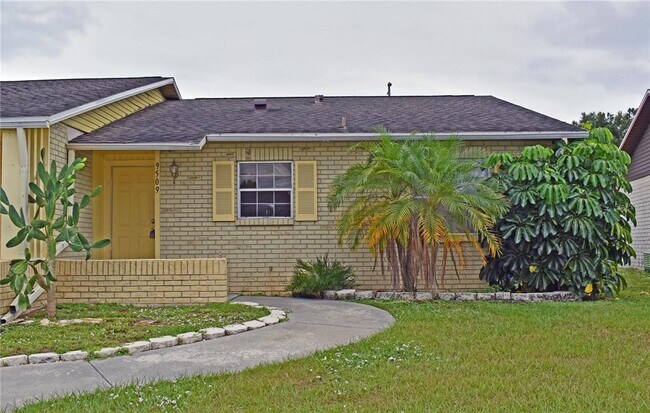 Building Photo - 9509 Fieldview Cir