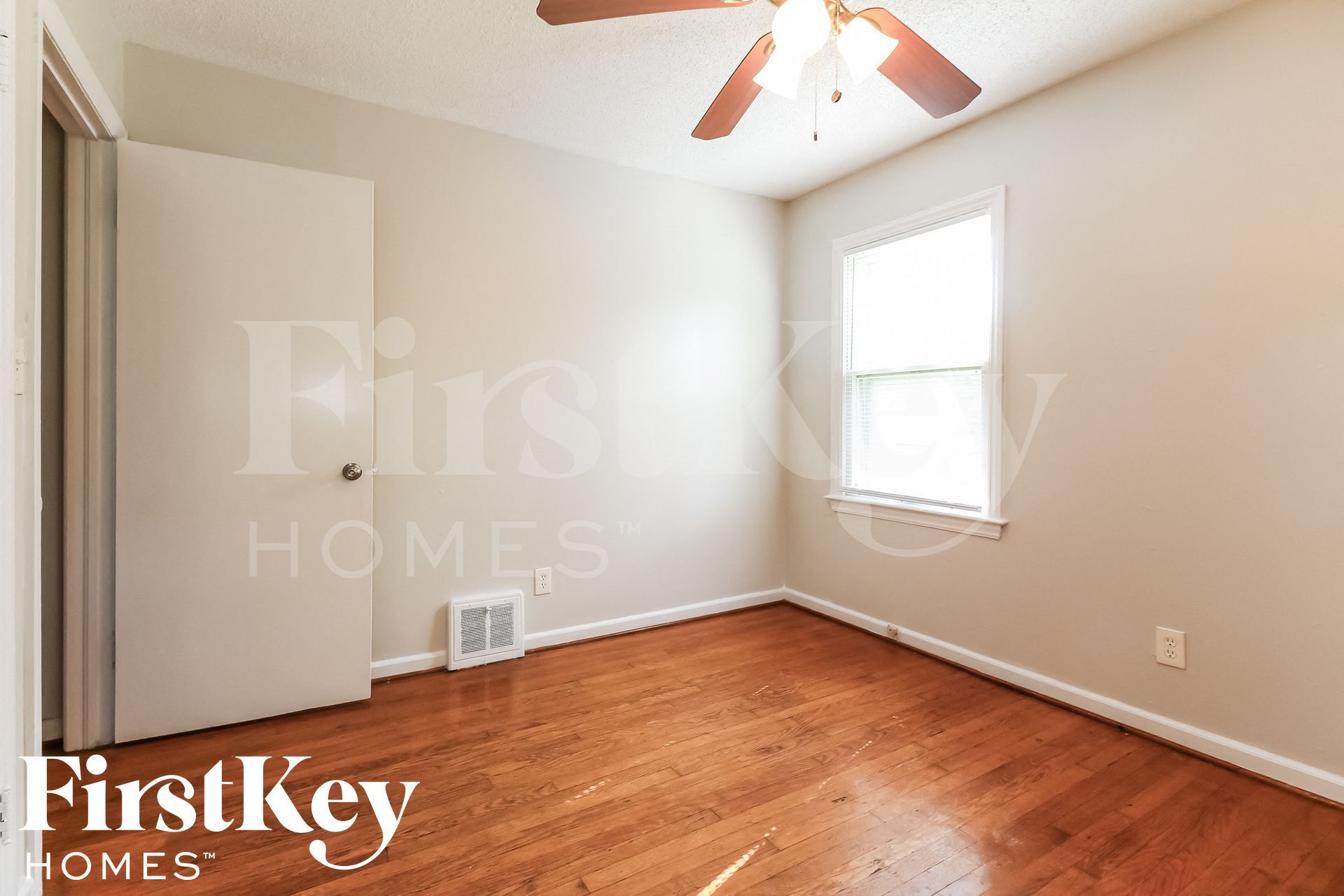 Building Photo - 10110 Hillcrest Rd