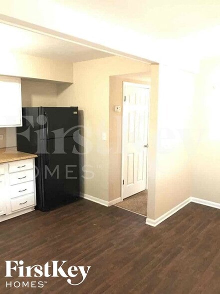 Building Photo - 26646 Elmwood Ave