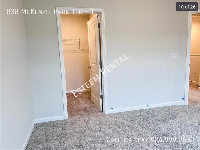 Building Photo - 838 McKenzie Pk Ter
