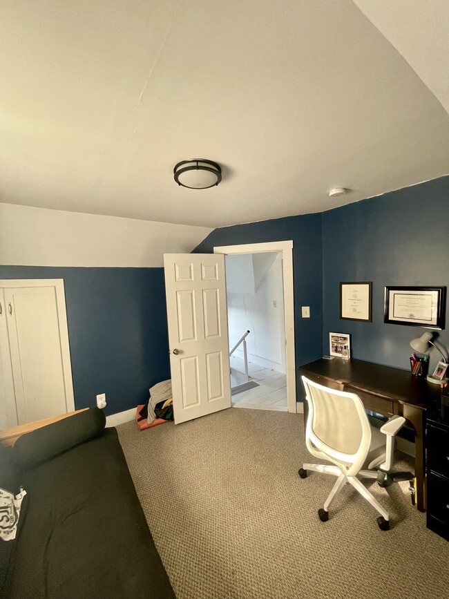 Building Photo - 8 Harris St