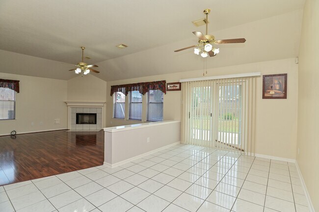 Building Photo - 12227 Meadowglen Dr