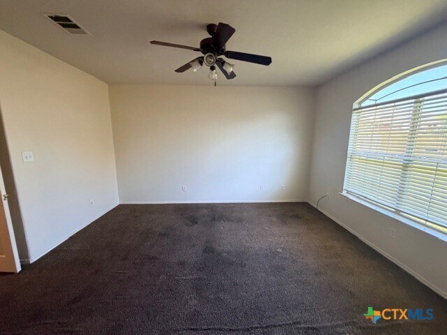 Building Photo - 225 Memory Ln