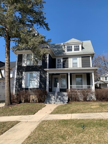 Primary Photo - 23 W Franklin Ave