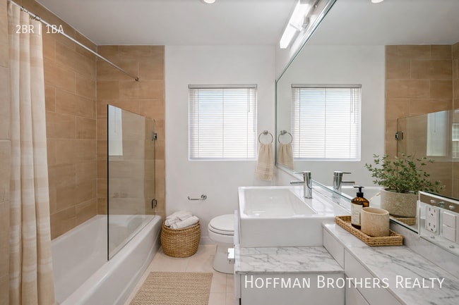 Building Photo - 1119 Cochran Ave