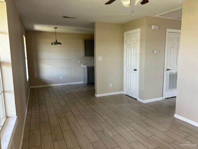 Building Photo - 8 Gastel Cir